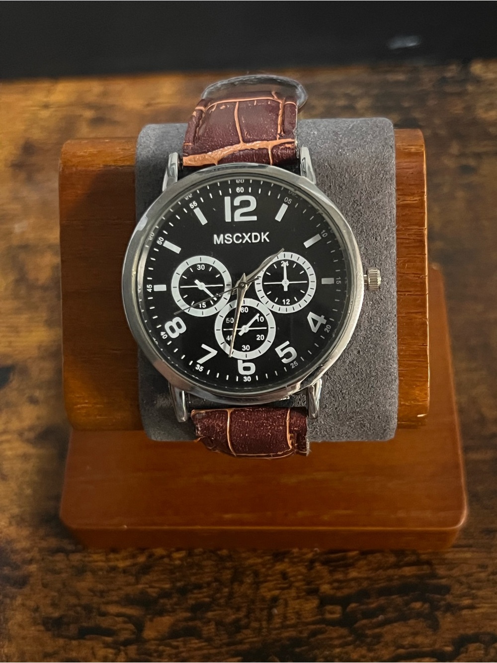 Men's Brown Strap Wristwatch with Black Dial